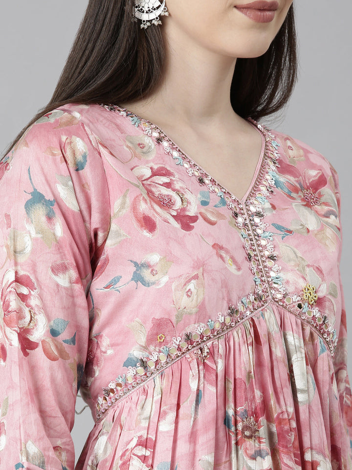 Neerus Pink floral printed straight dress - detail view 4