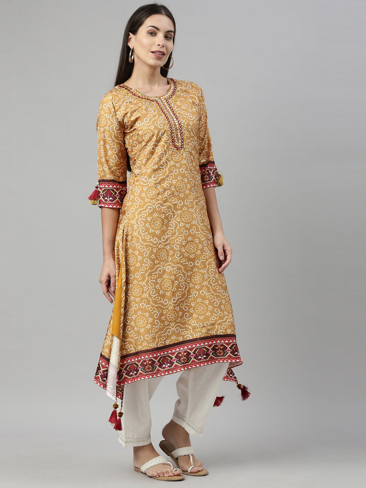 Neerus Yellow printed mirror work kurta keyhole neck - back view