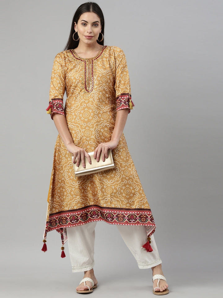 Neerus Yellow printed mirror work kurta keyhole neck - detail view 2