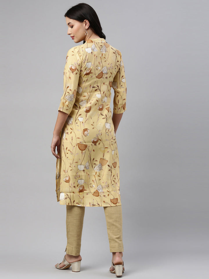 Neerus Yellow muslin straight kurti - detail view 1