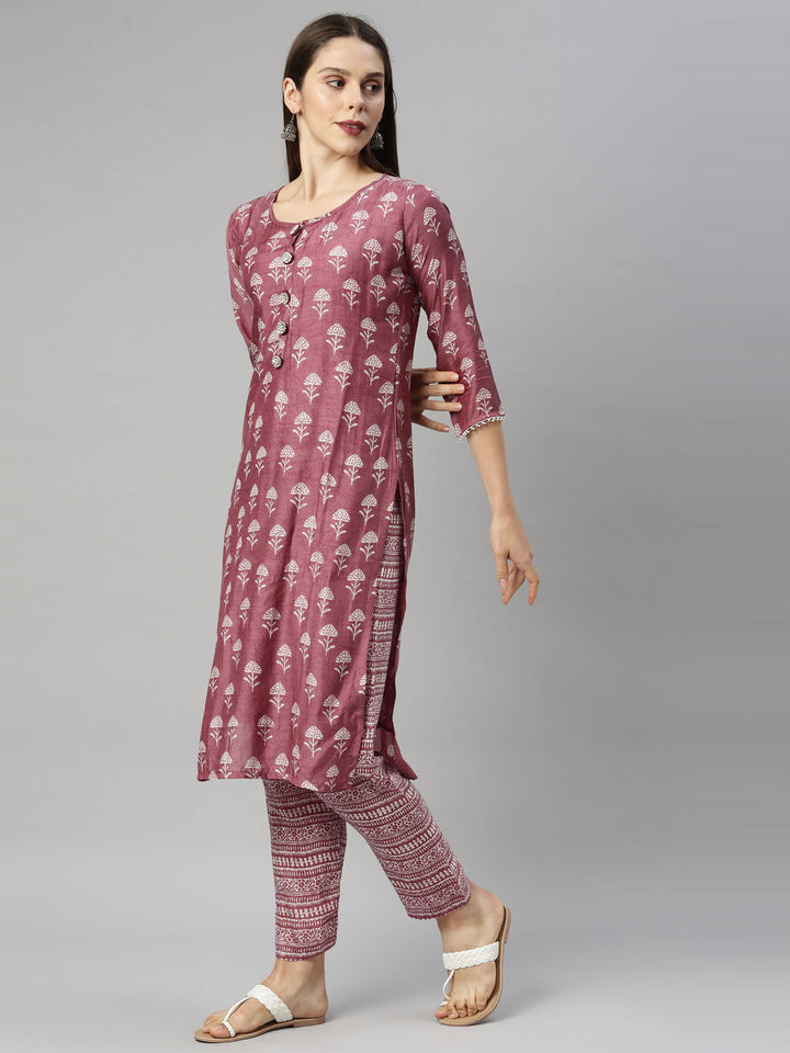 Neerus Pink muslin printed straight kurti - detail view 2