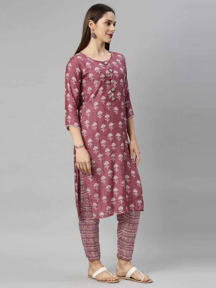 Neerus Pink muslin printed straight kurti - detail view 3
