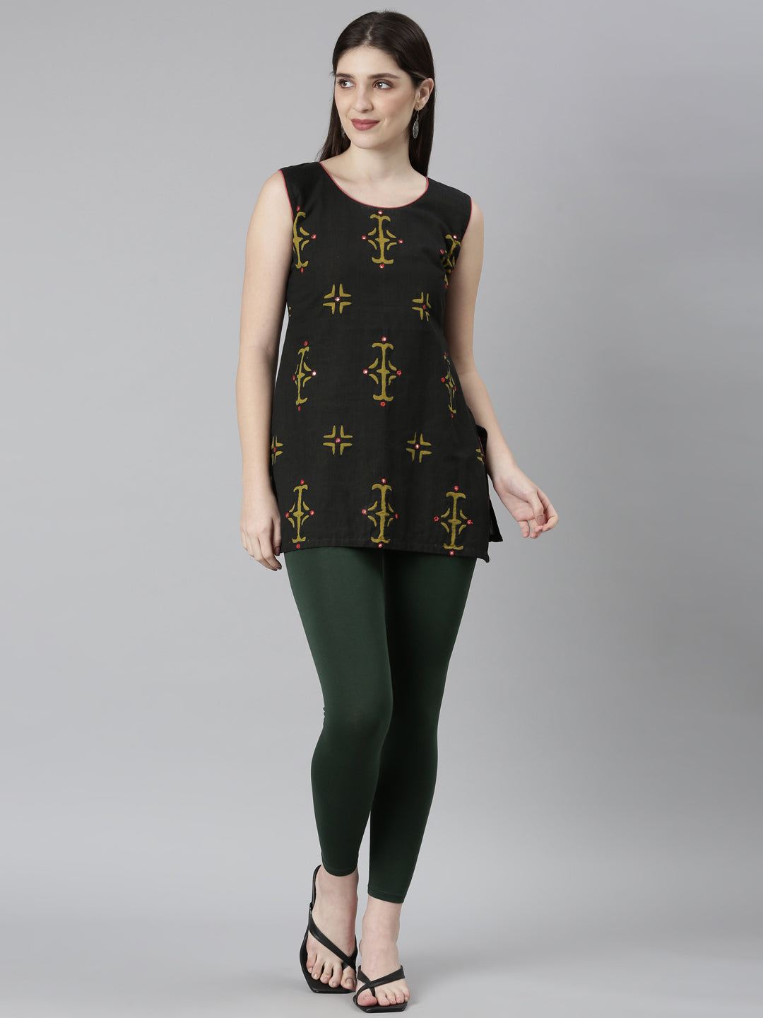 Neerus Green cotton solid legging - detail view 2