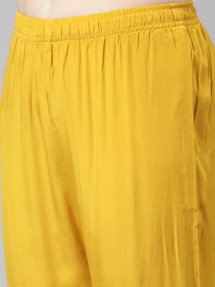 Neerus Yellow printed straight kurta set - detail view 3