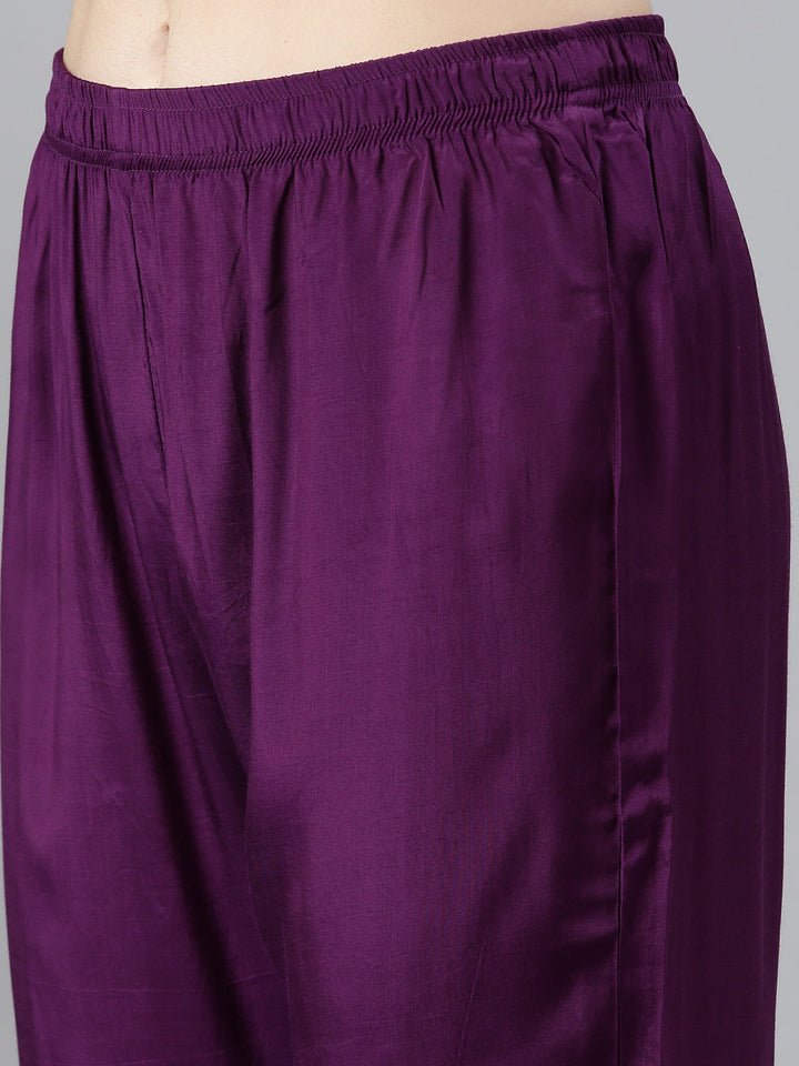 Neerus Purple Banarasi printed kurta set with trouser and dupatta - detail view 3
