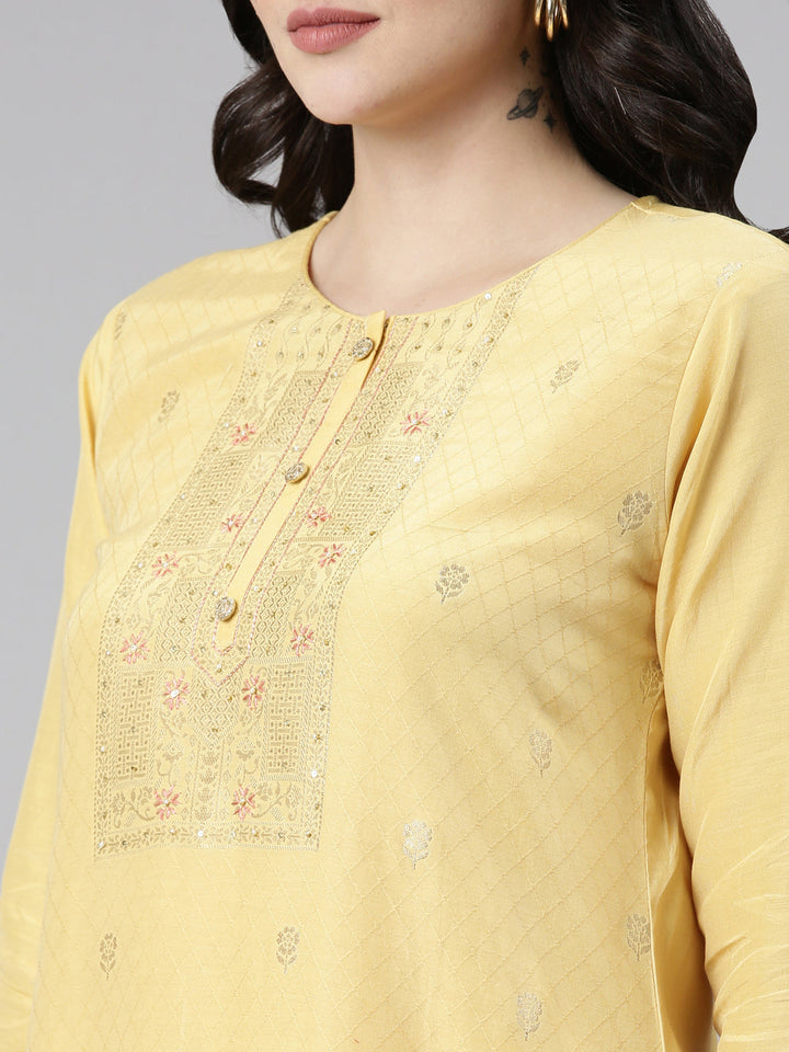 Neerus Yellow Banarasi printed kurta set with trouser and dupatta - detail view 1