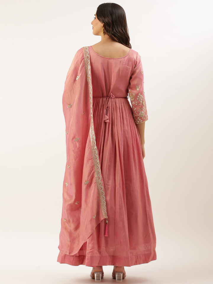 Neerus Pink tissue embroidered suit set - side view