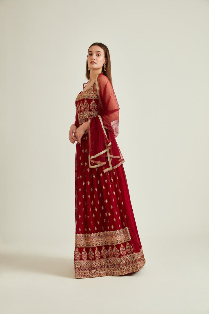Neerus Maroon georgette embroidered Anarkali kurta set - back view