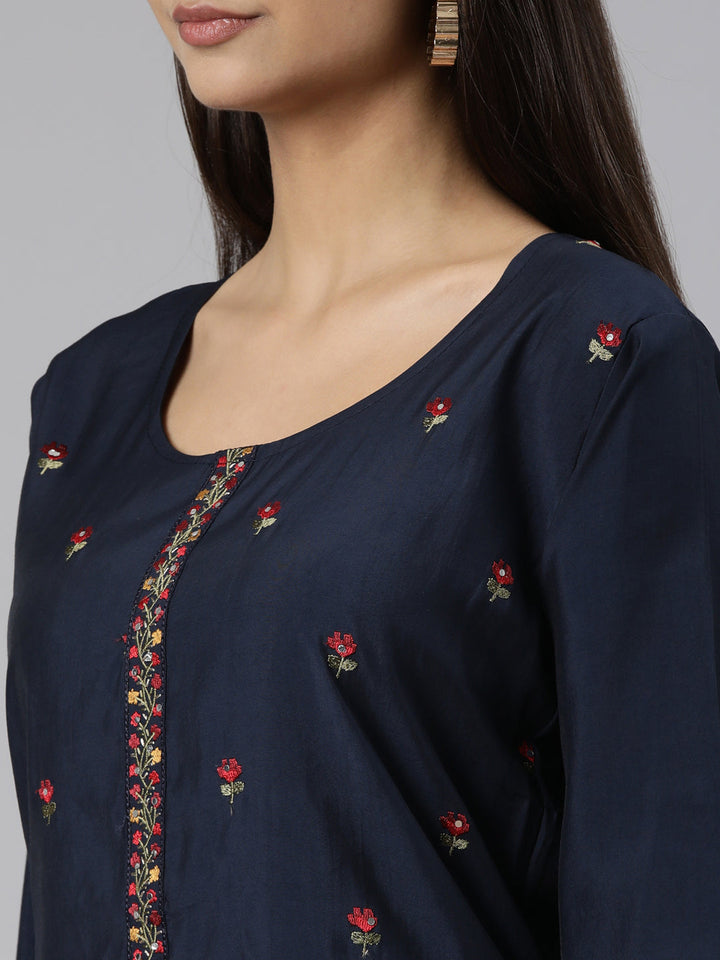 Neerus Blue printed floral straight suit set - detail view 1