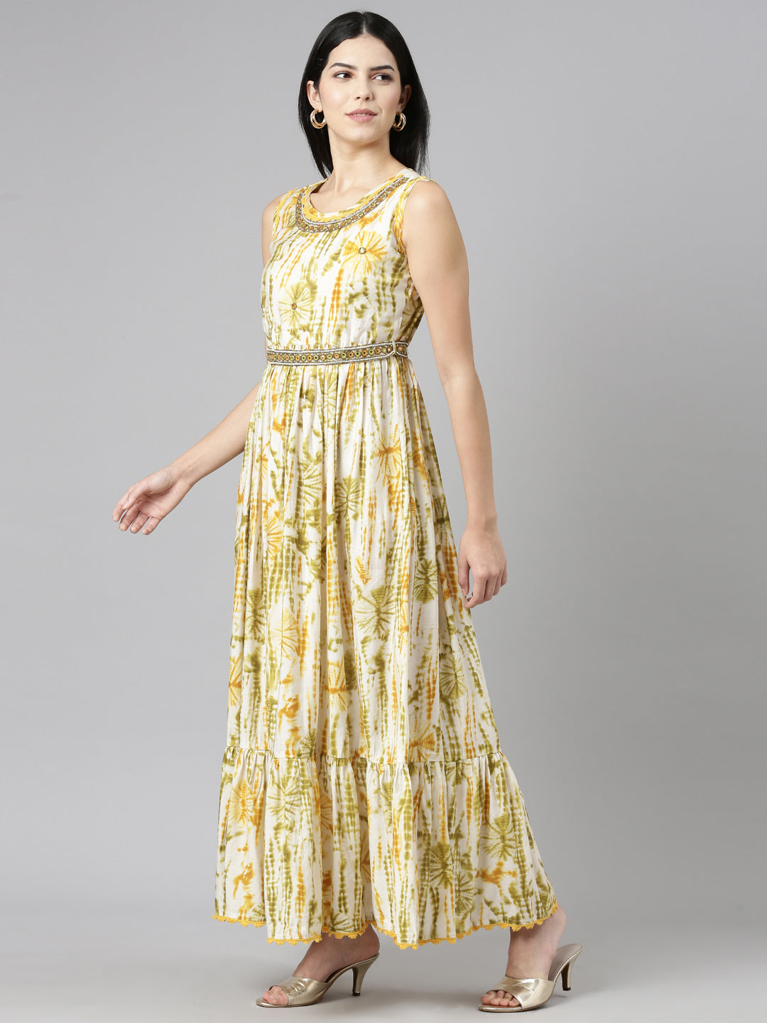 Neerus Green printed straight gown - back view