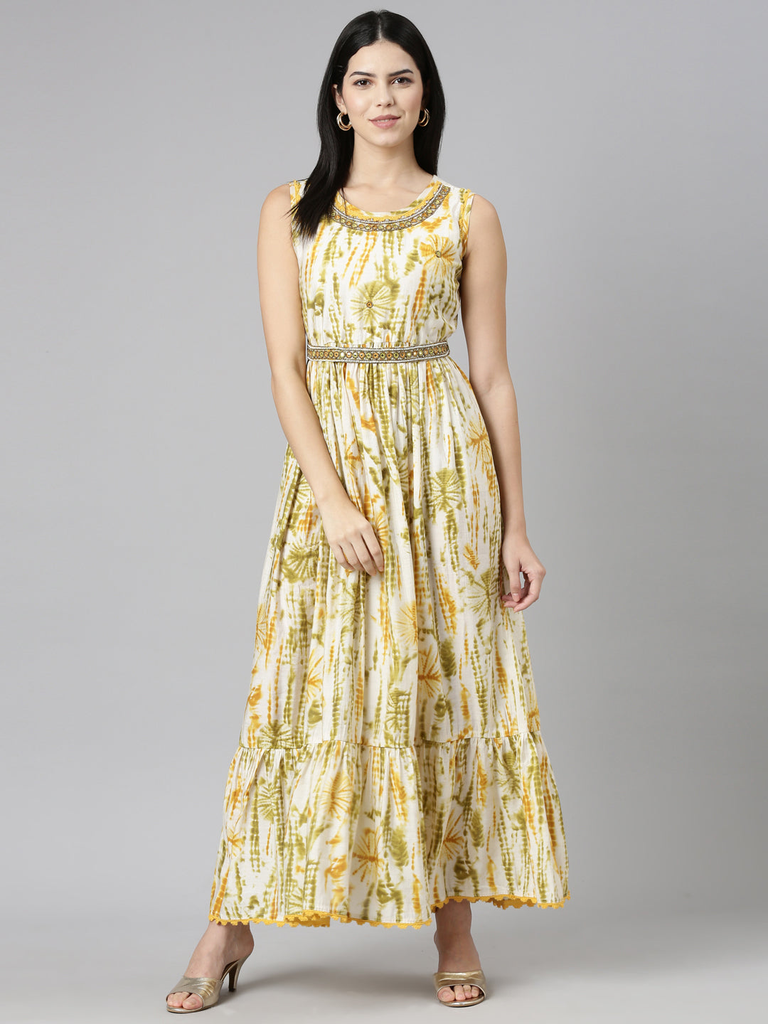 Neerus Green printed straight gown - detail view 2