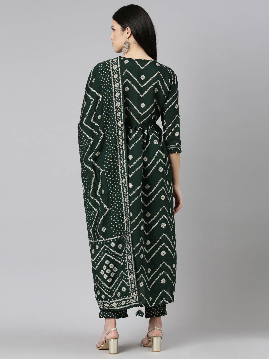 Neerus Green printed Nyra cut kurta set - side view