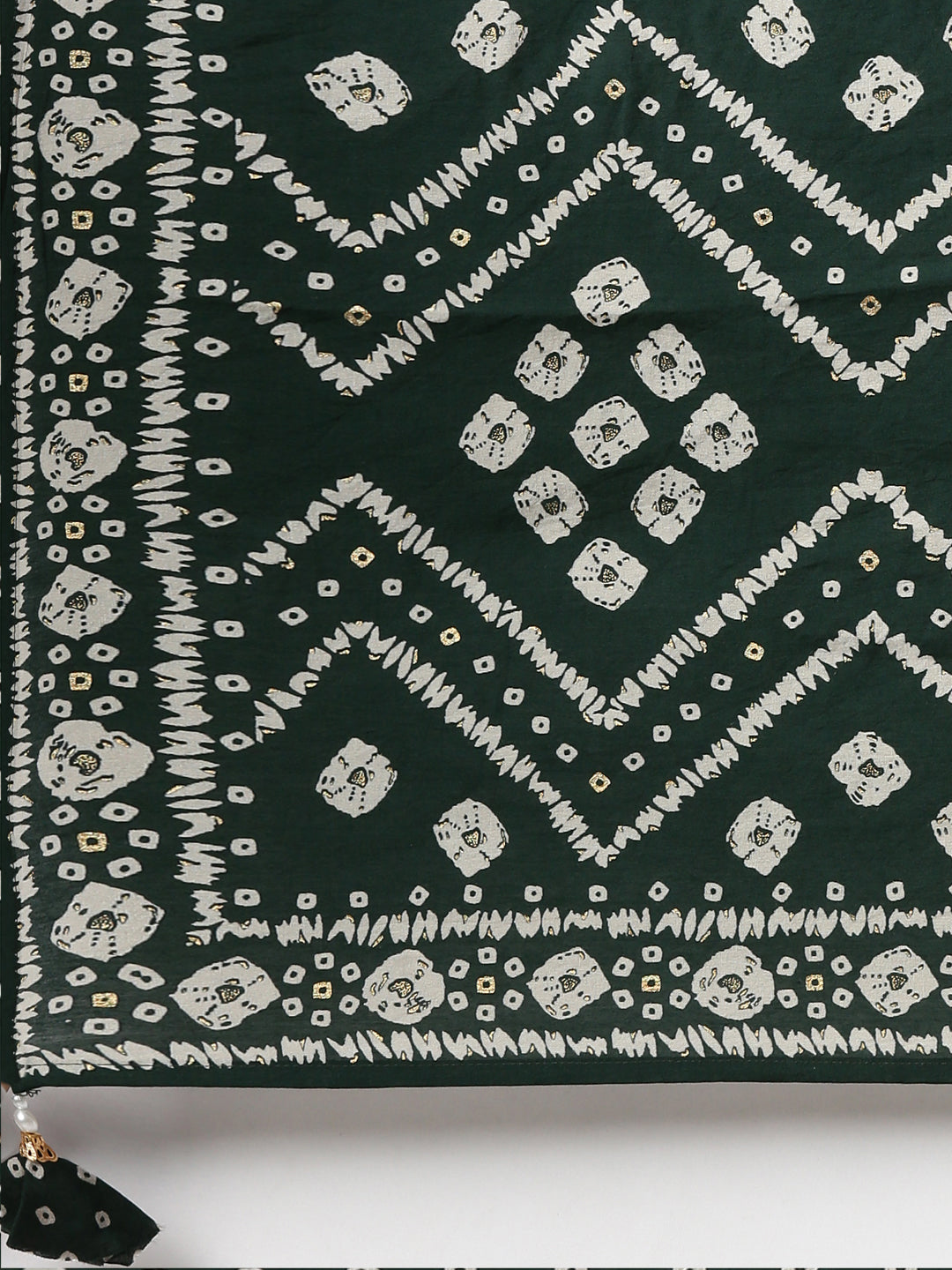 Neerus Green printed Nyra cut kurta set - detail view 4