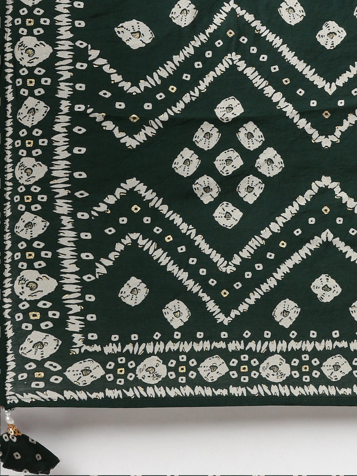Neerus Green printed Nyra cut kurta set - detail view 4