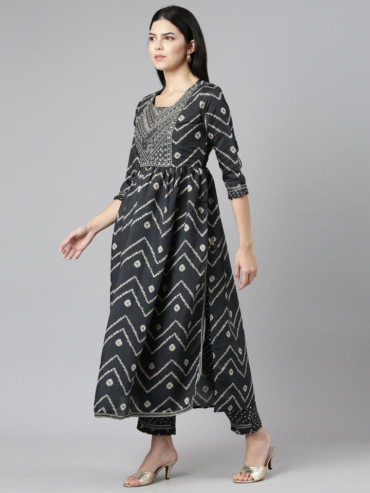 Neerus Grey printed Nyra cut kurta set - back view