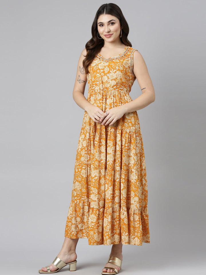 Neerus Gold printed straight casual dress - detail view 2