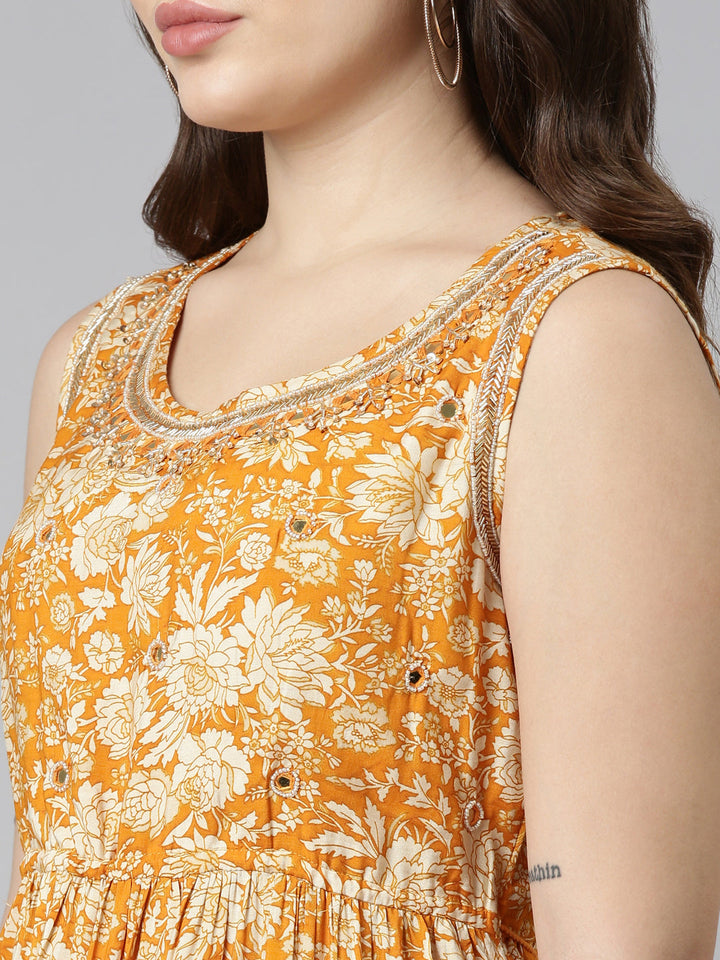Neerus Gold printed straight casual dress - detail view 1