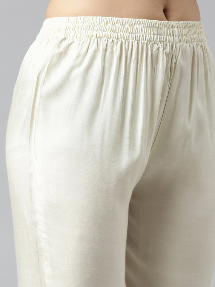 Neerus White printed straight kurta set with dupatta - detail view 3