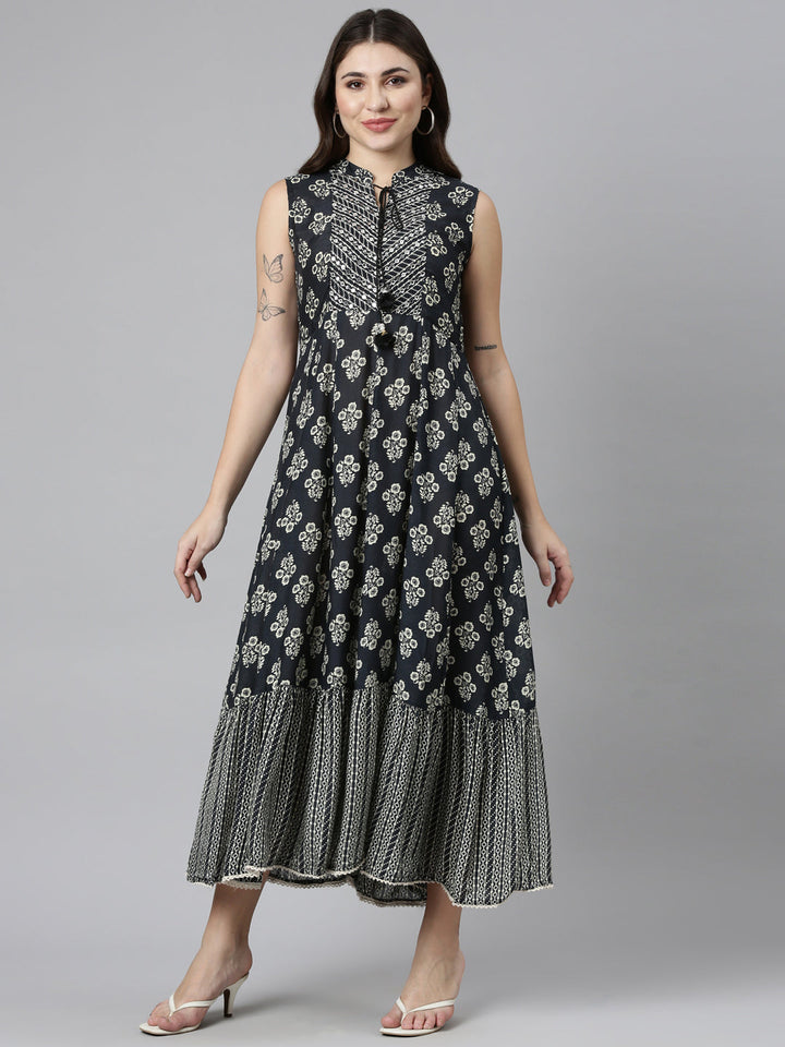 Neerus Black printed straight dress - front view