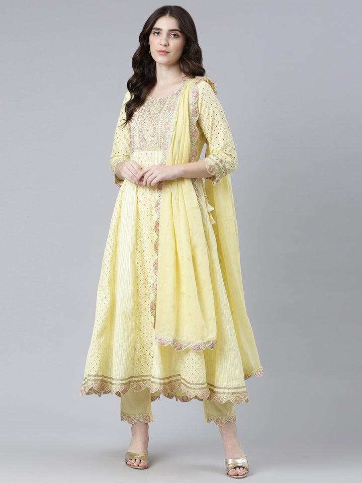 Neerus Yellow georgette printed kurta set with trousers and dupatta - detail view 2