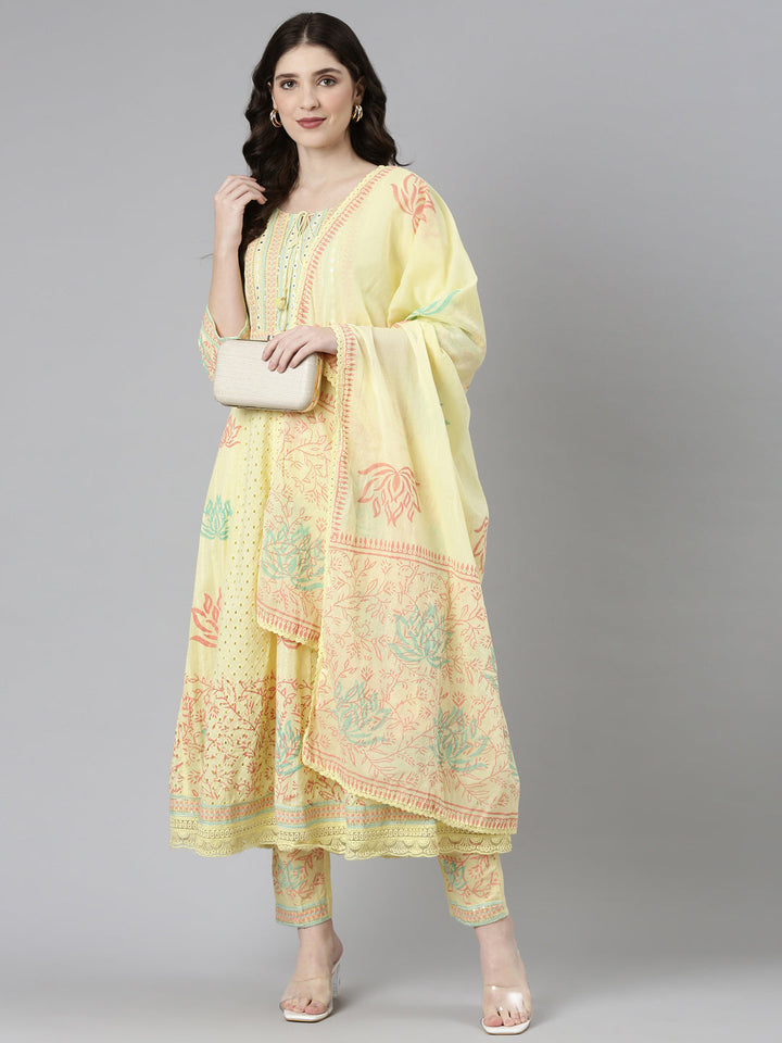 Neerus Yellow printed straight kurta set with dupatta - detail view 2