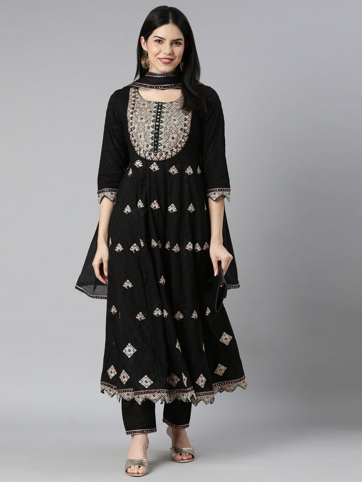 Neerus Black cotton printed kurta set with trouser and dupatta - detail view 2