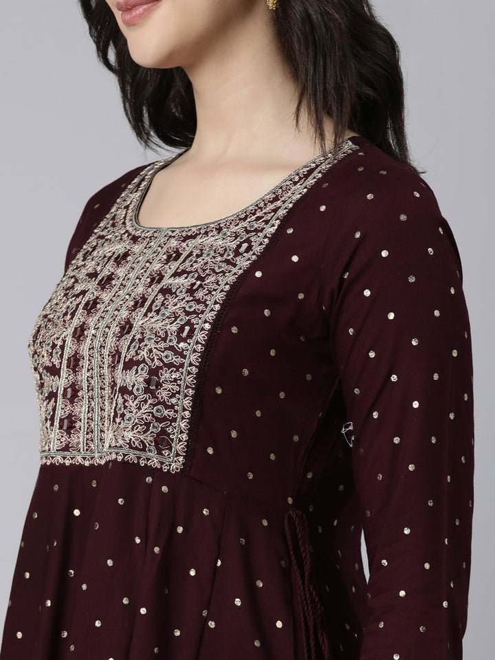 Neerus Purple printed ethnic flared suit set - detail view 1