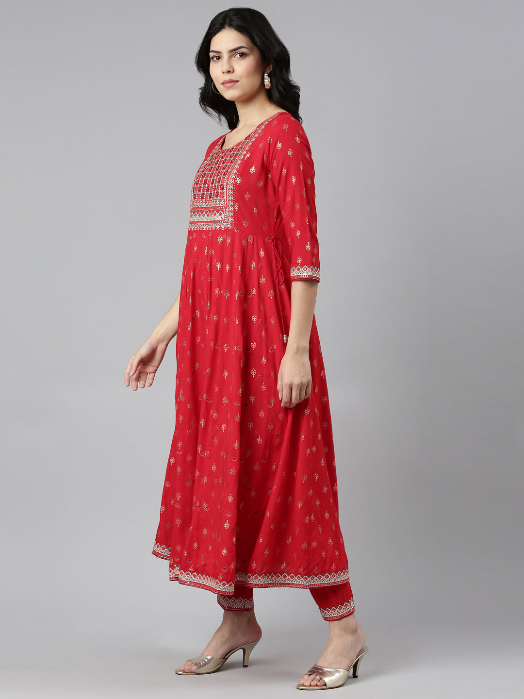 Neerus Red printed straight kurta set with dupatta - back view