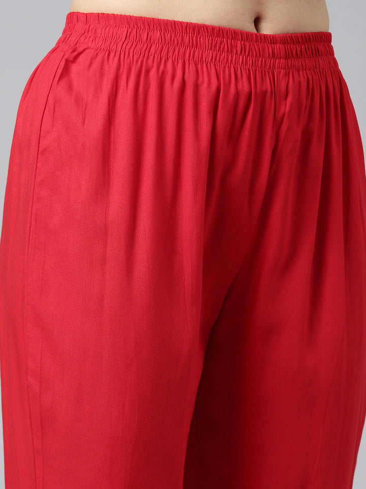 Neerus Red printed straight kurta set with dupatta - detail view 3