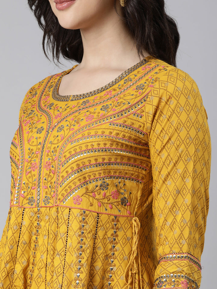 Neerus Yellow viscose rayon printed suit set - detail view 1