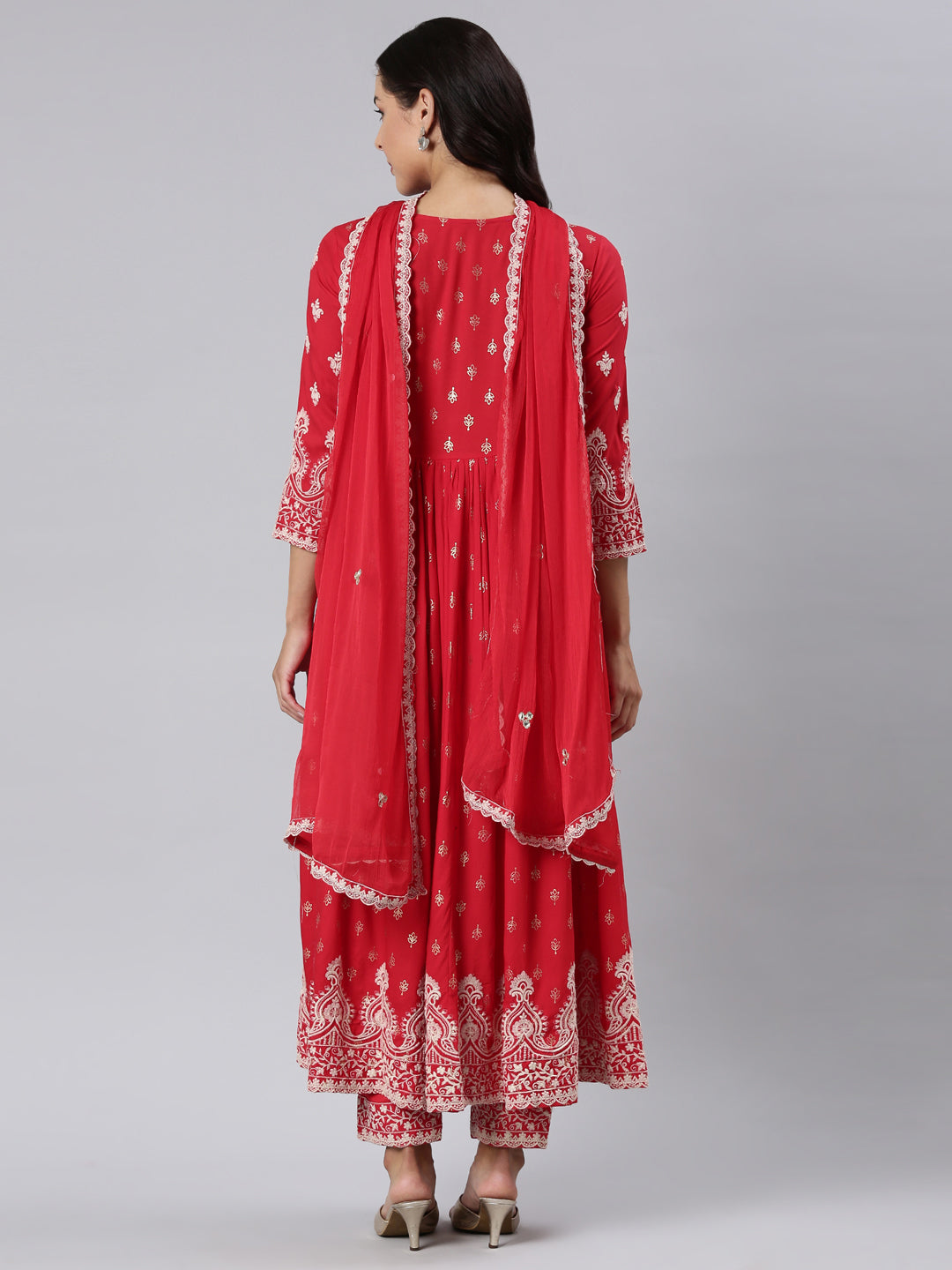 Neerus Red rayon panelled straight suit set - detail view 1