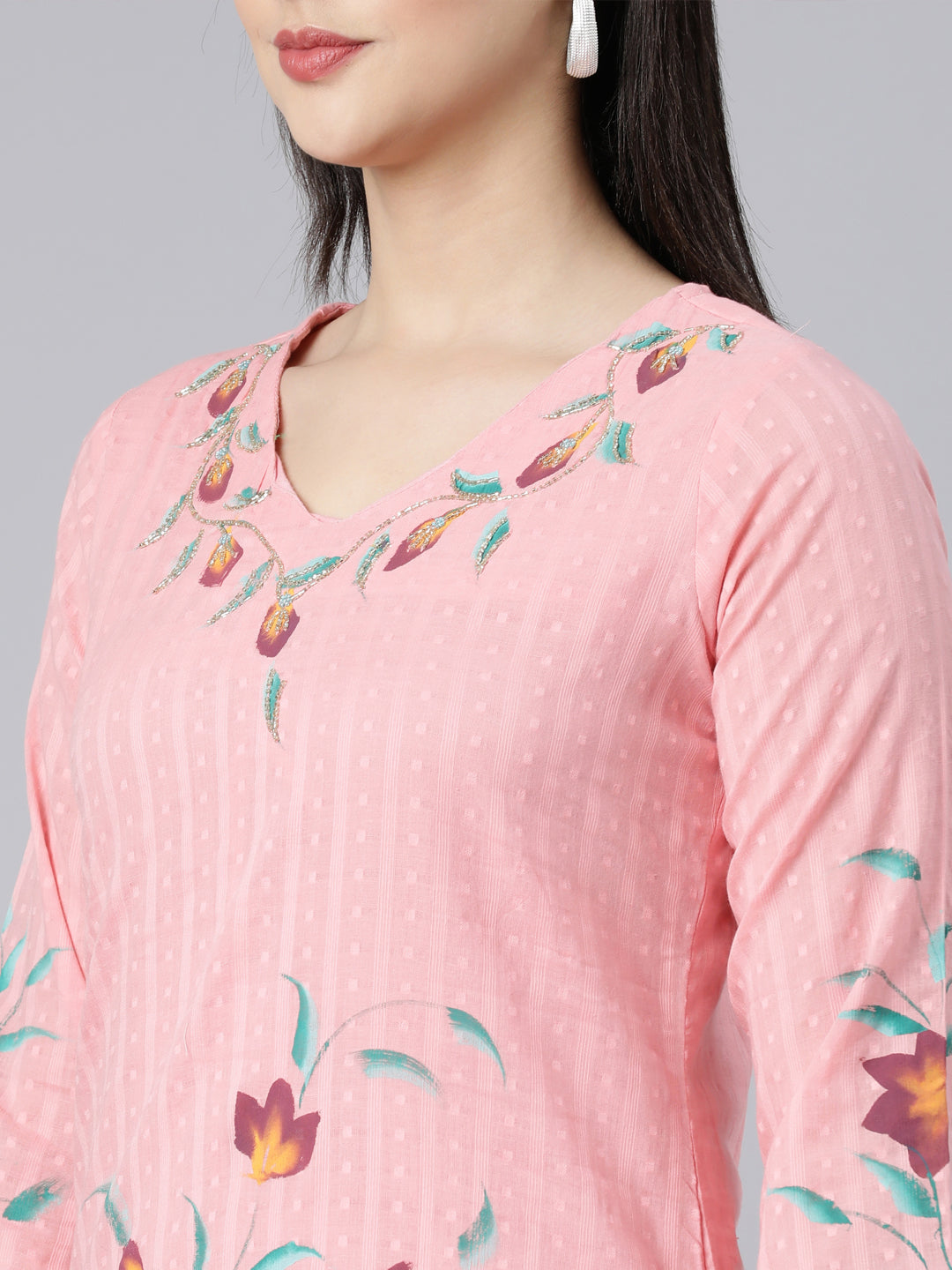 Neerus Pink cotton printed suit set - detail view 2