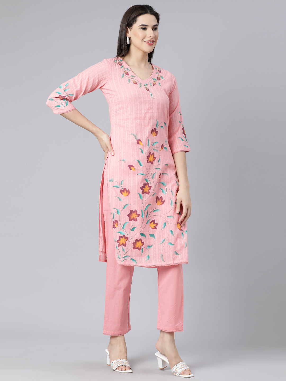 Neerus Pink cotton printed suit set - side view