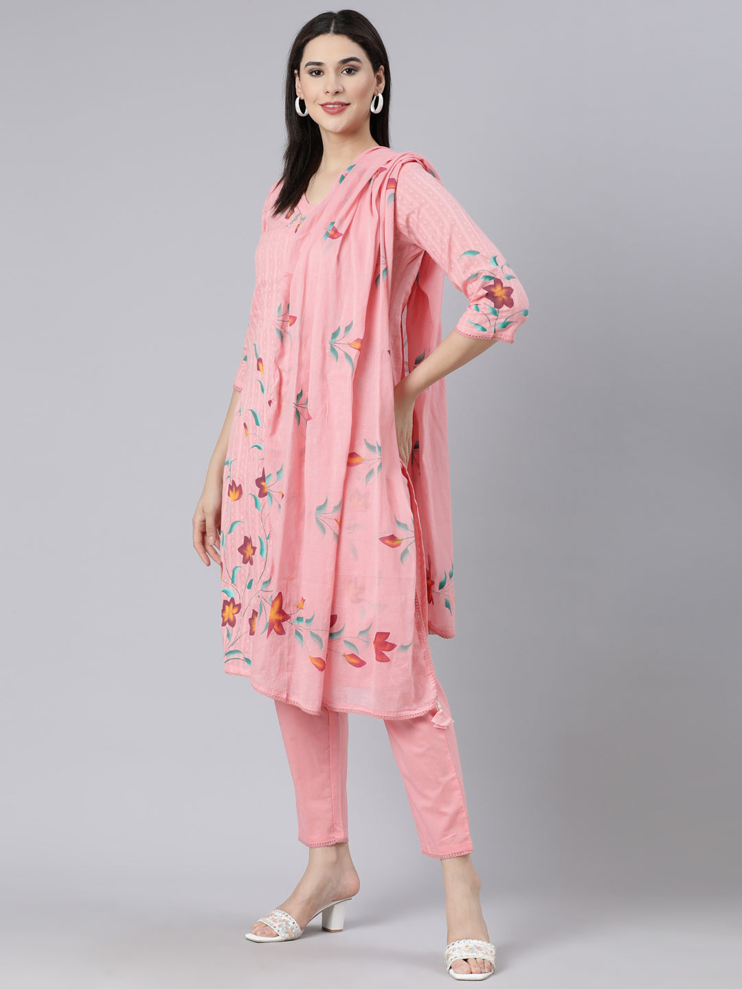 Neerus Pink cotton printed suit set - detail view 3