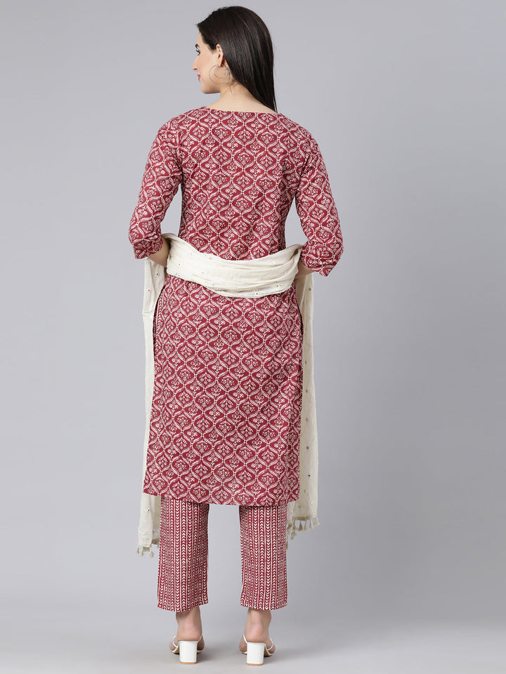 Neerus Maroon cotton printed suit set - detail view 1