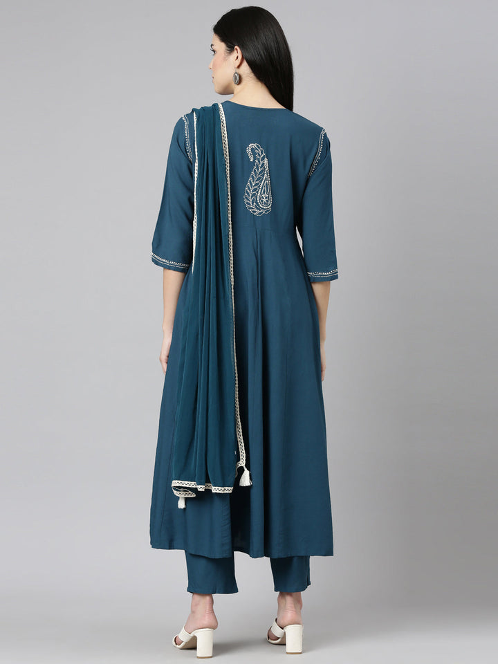 Neerus Green embroidered straight kurta set with dupatta - side view