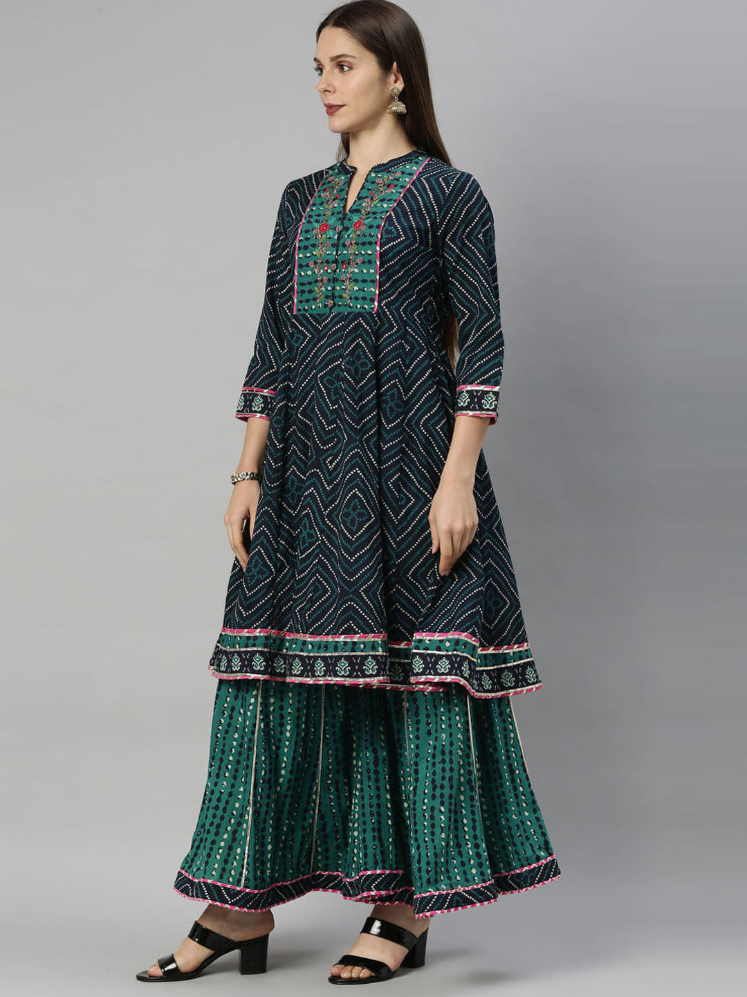 Neerus Blue cotton printed kurta set - detail view 2