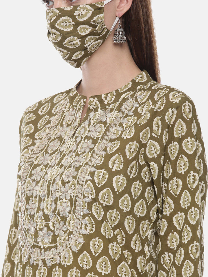 Neerus Green cotton solid suit set - side view