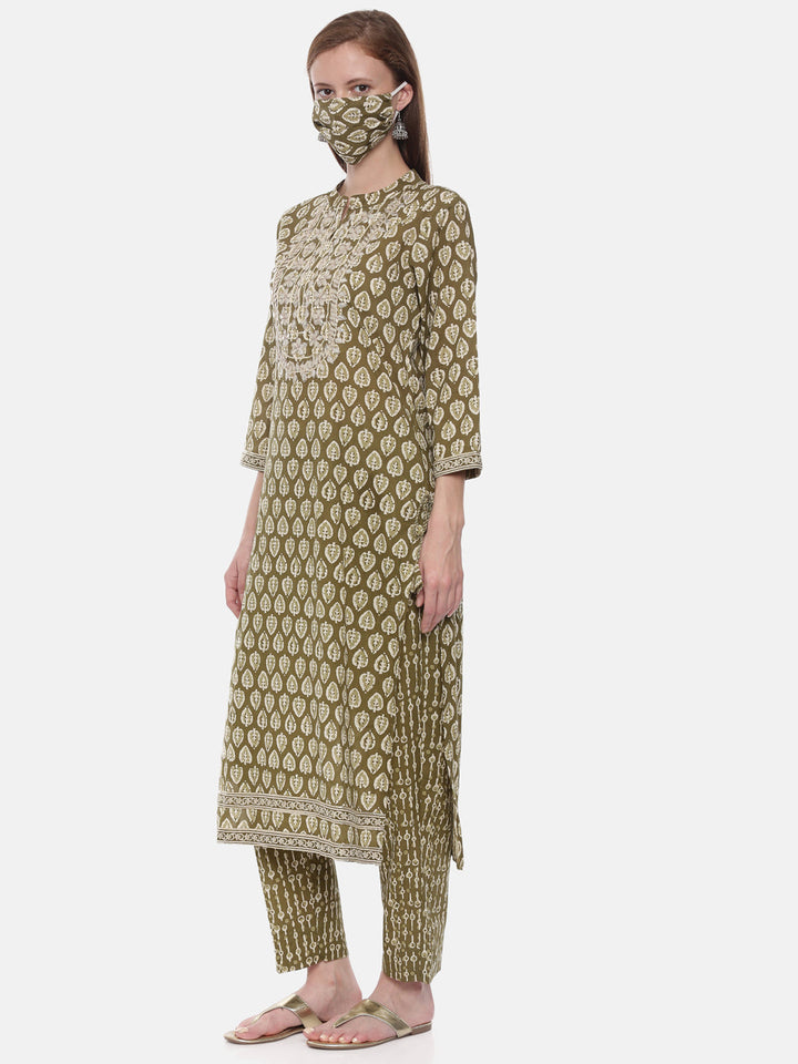Neerus Green cotton solid suit set - detail view 1