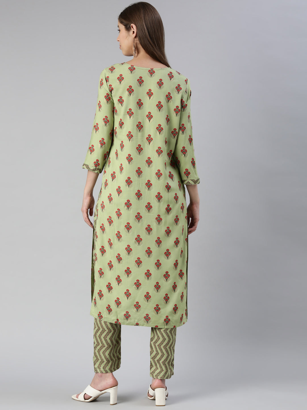Neerus Green rayon solid kurta set - side view