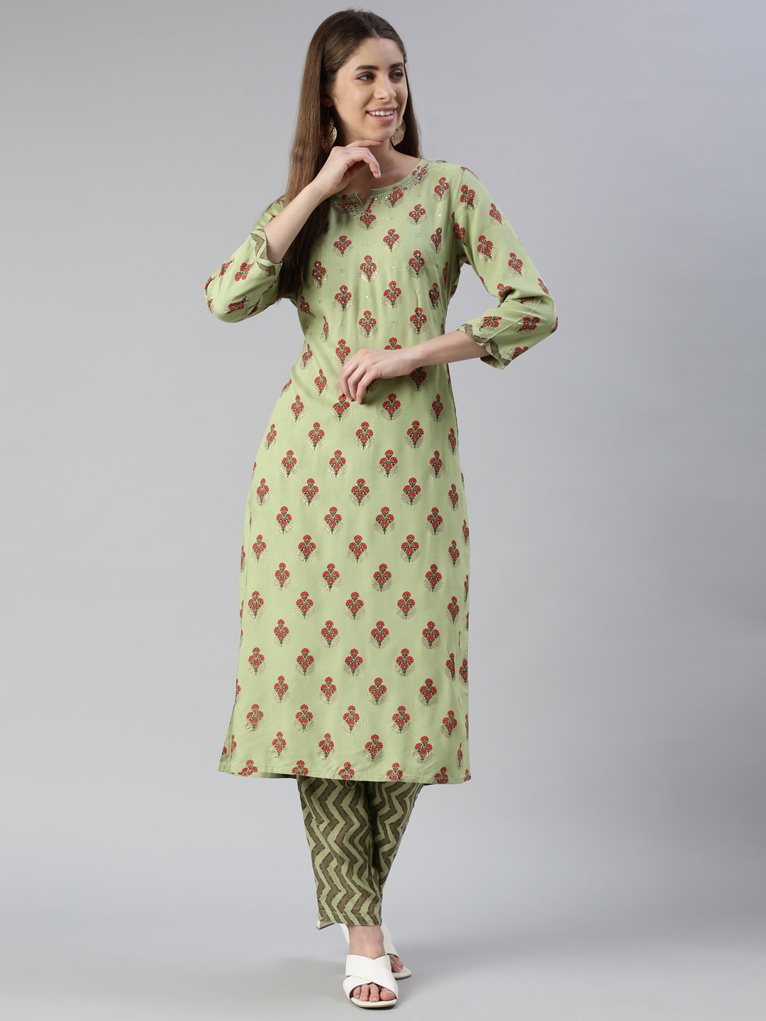 Neerus Green rayon solid kurta set - detail view 2
