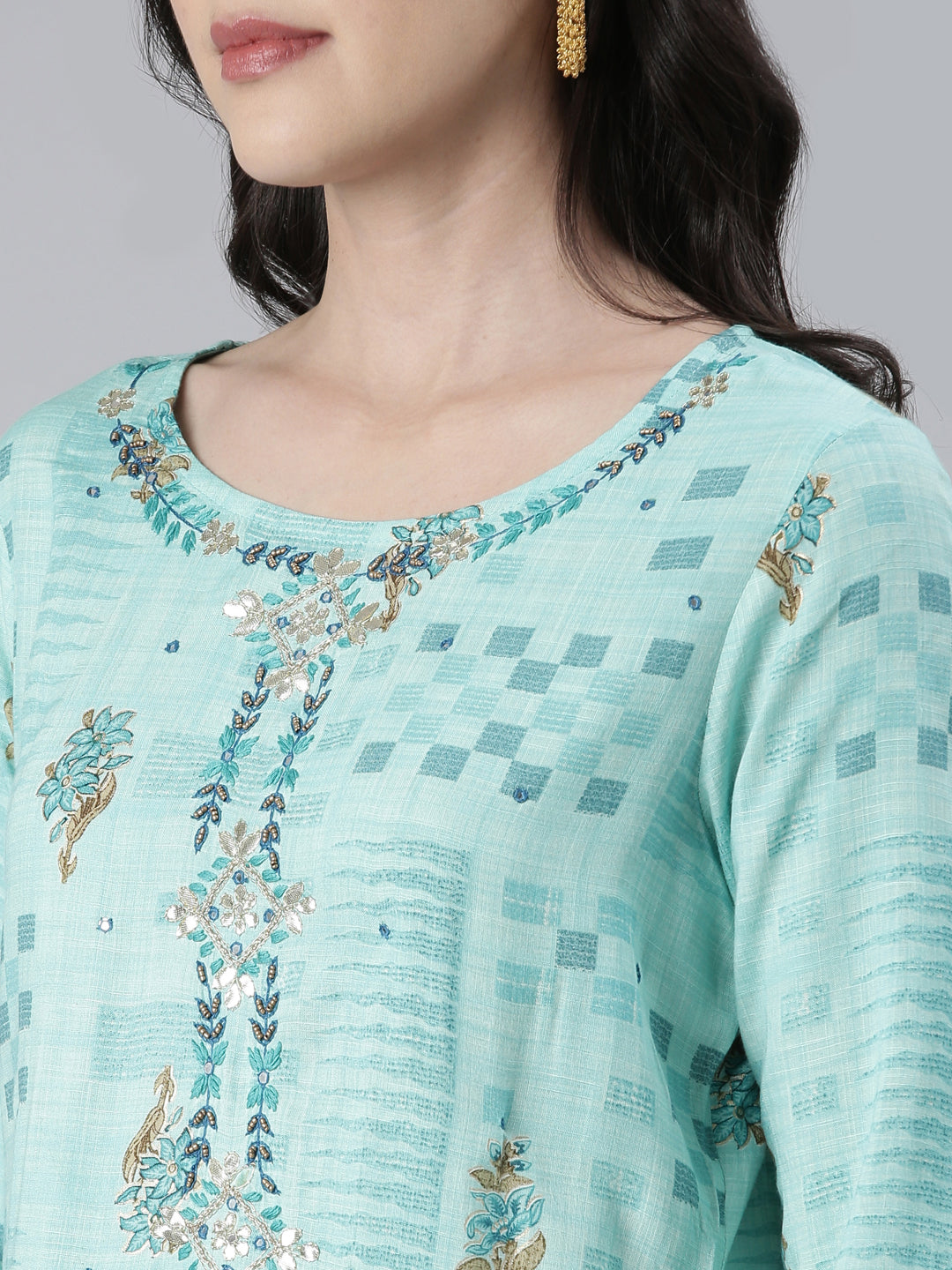 Neerus Green viscose rayon embroidered kurta set - detail view 1