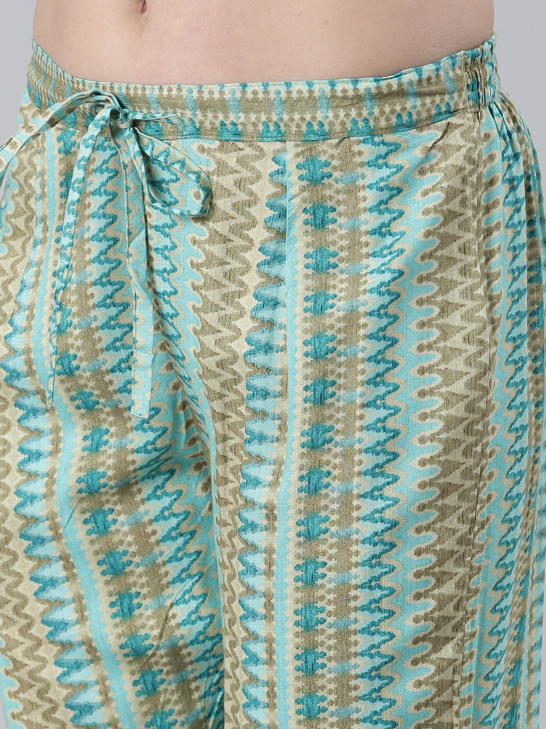 Neerus Green viscose rayon embroidered kurta set - detail view 3