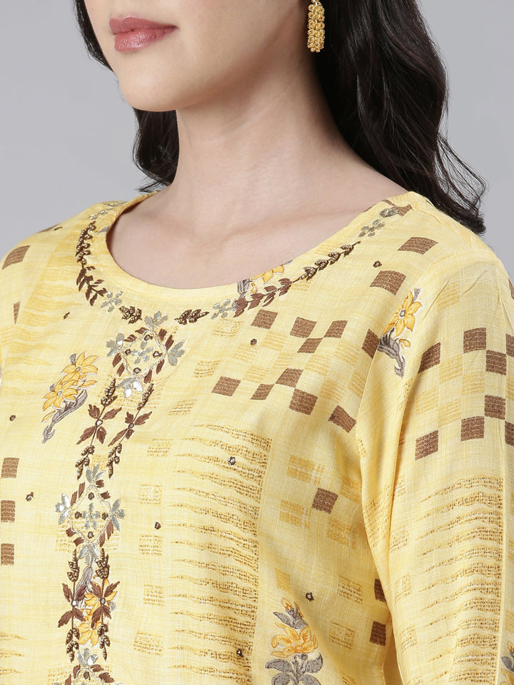 Neerus Yellow Viscose Rayon Embroidered Kurta Set - detail view 1