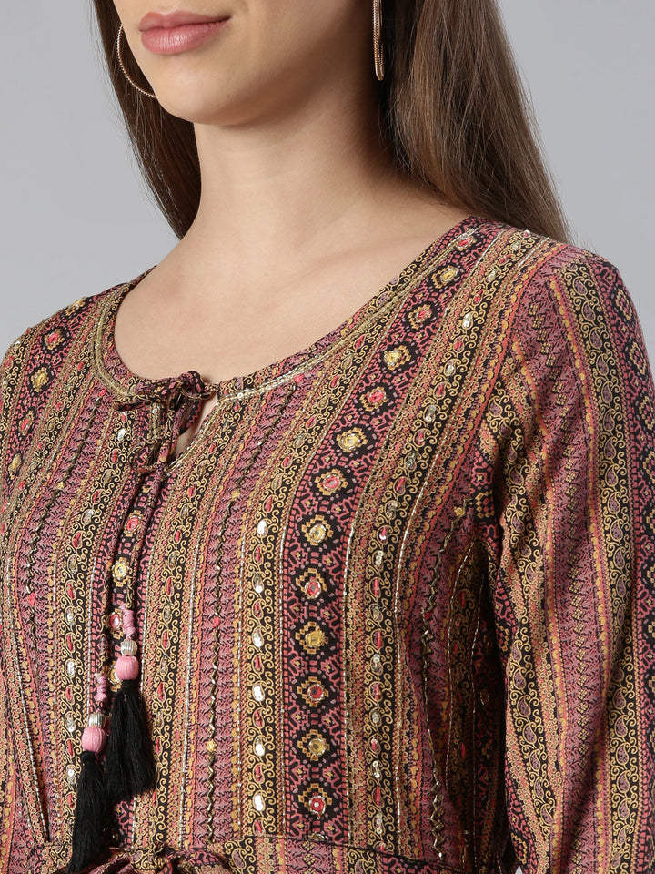 Neerus Multi printed maxi dress - detail view 1