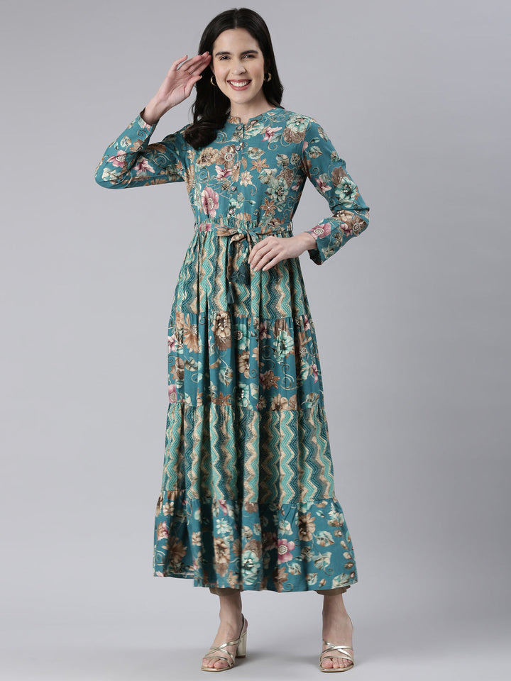 Neerus Green printed maxi dress - detail view 2
