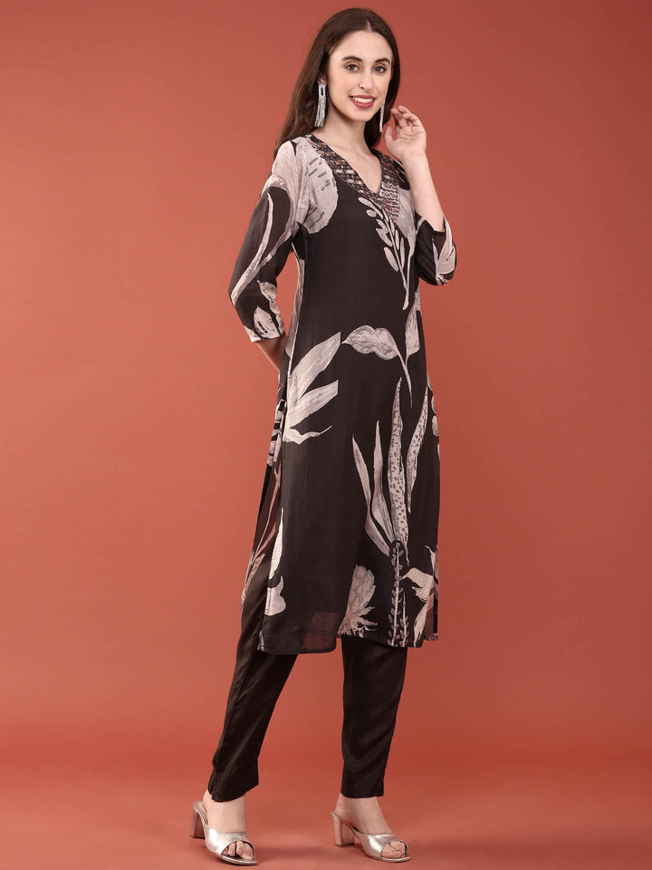 Neerus Black silk digital printed suit set - back view