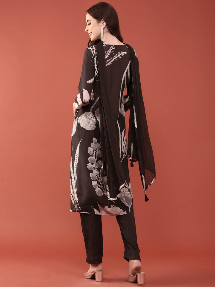 Neerus Black silk digital printed suit set - side view