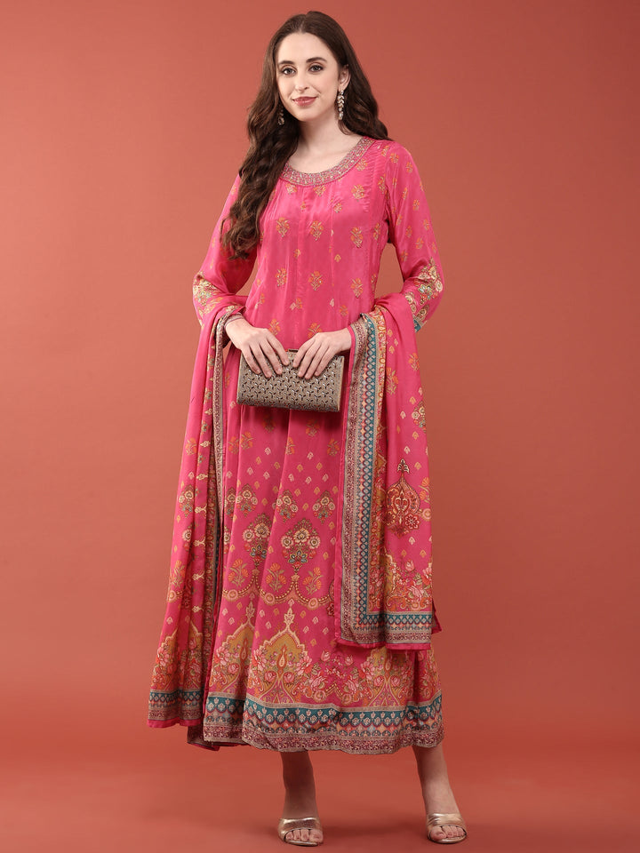 Neerus Pink crepe digital printed suit set - detail view 2
