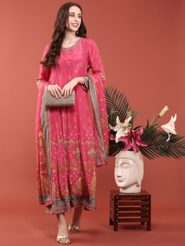 Neerus Pink crepe digital printed suit set - detail view 3
